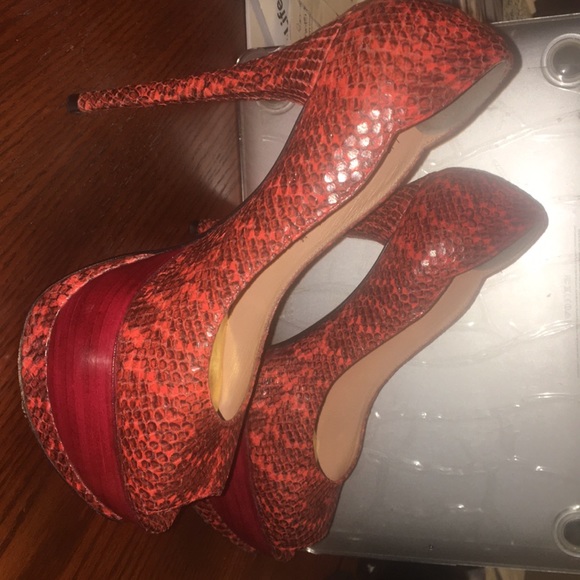 Stuart Weitzman red platform pumps / stilettos 👠 - Picture 5 of 6
